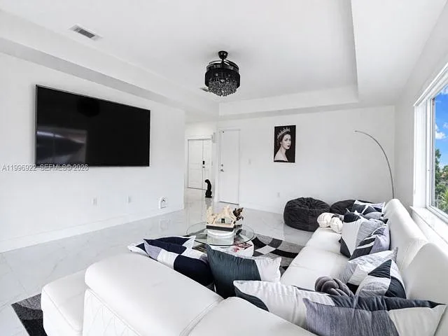 15045 SW 38th Ter — Photo 6