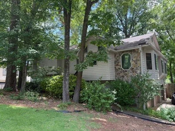390 Hunt River Way, Suwanee, GA 30024