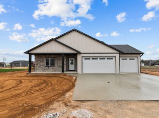 W2330 Warren Trl, Appleton, WI 54913