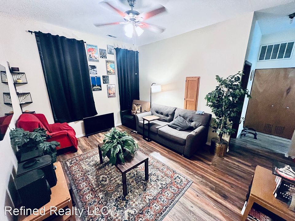 1st image of 556 W 37th St #10563279