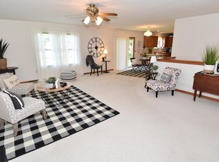 158 Applewood Dr, Pataskala, OH 43062