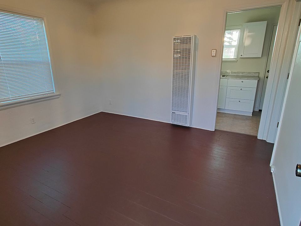 1st image of 206 Washington St #206