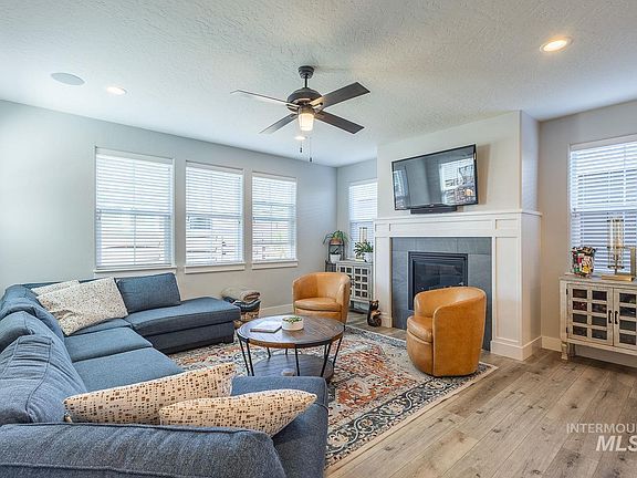 5th image of 2845 S Barnside Way