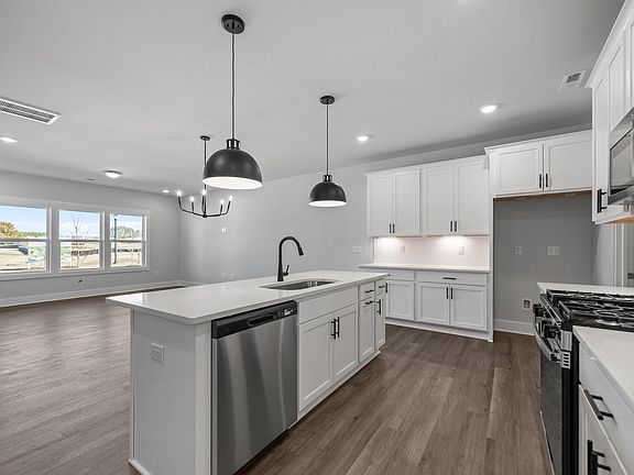 2nd image of 815 Central Park