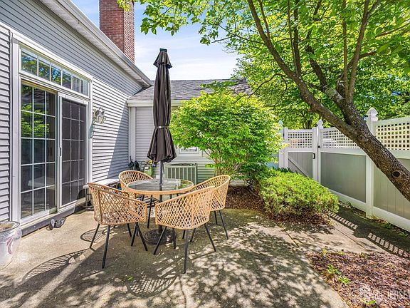 3rd image of 53 Winthrop Rd #G