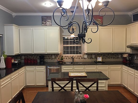 5th image of 3144 Lancaster Ln