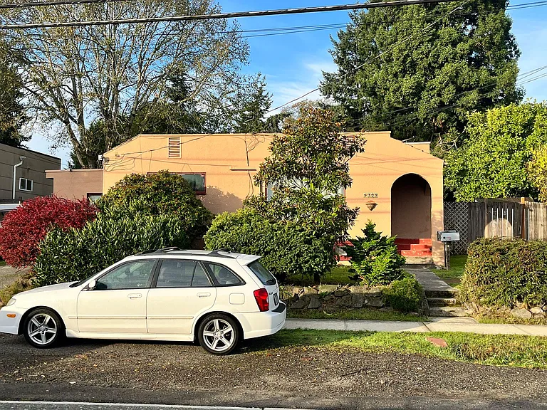 9709 35th Ave SW — Photo 2