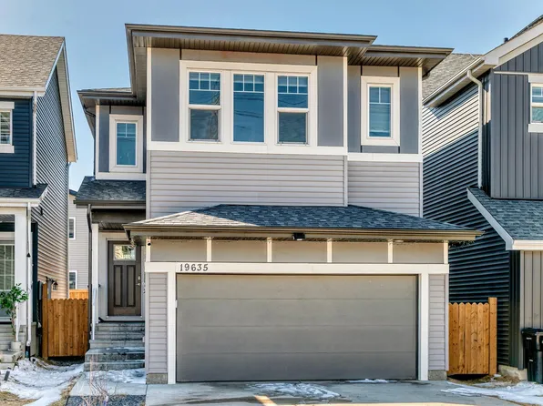 19635 29th Ave NW, Edmonton, AB T6M 0W8