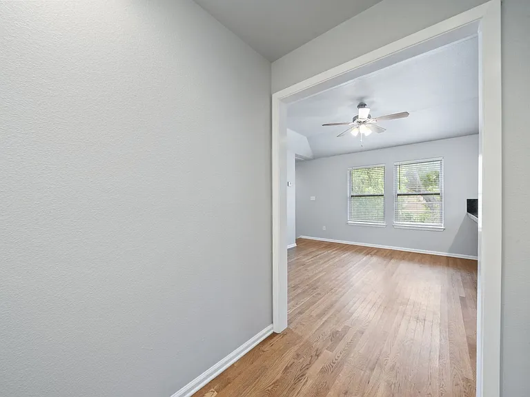 4612 Bennett Avenue — Photo 17