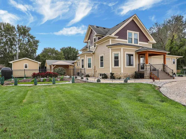 201 E Lake St, Silver Lake, KS 66539