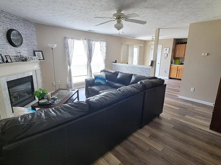 3233 Hopkins Ct — Photo 5