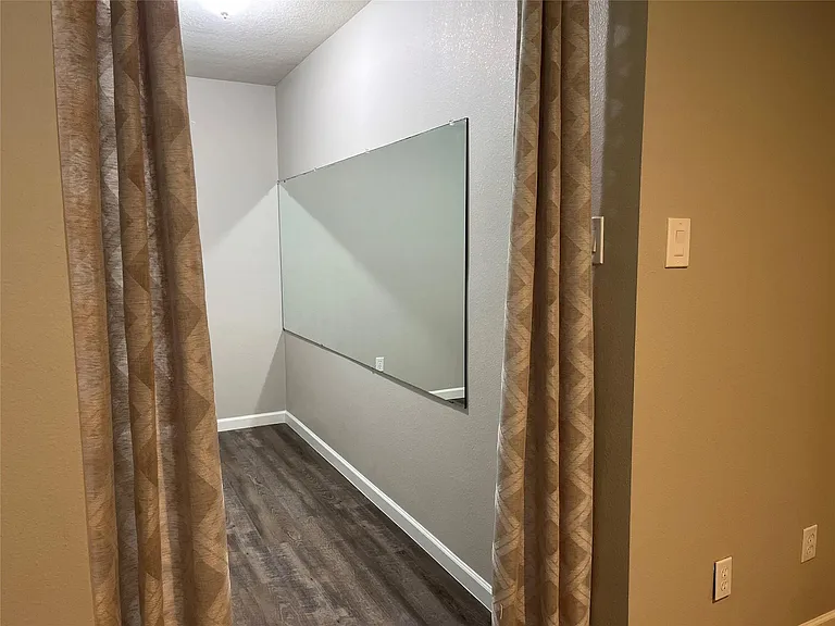 304 S Shadowbend Ave — Photo 23