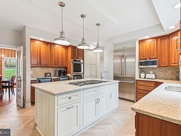5th image of 11912 Whispering Oak Ct