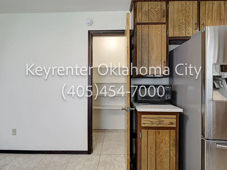 10912 N Blackwelder Ave — Photo 16