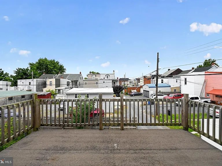 365 N Prune St — Photo 3