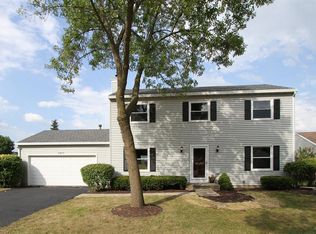 2015 Stanford Dr, Naperville, IL 60565