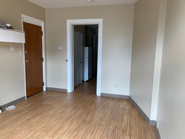 914 Western Ave APT 1
