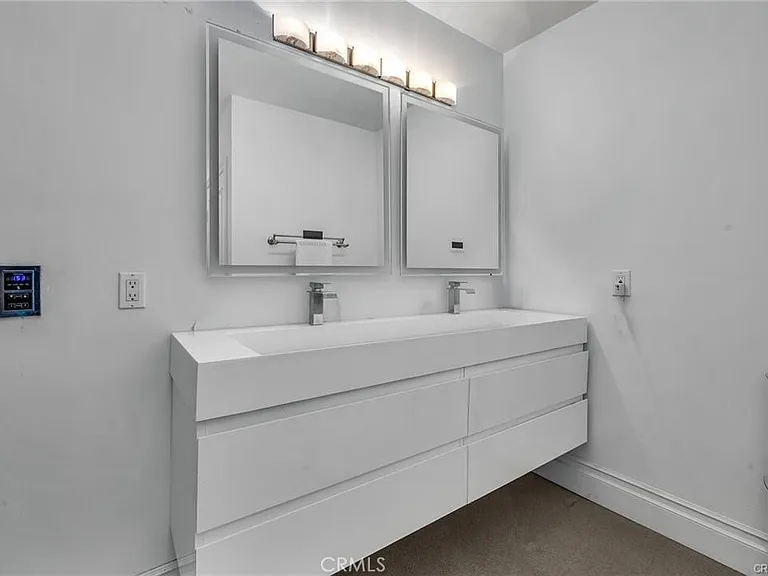 18423 Linnet St — Photo 33