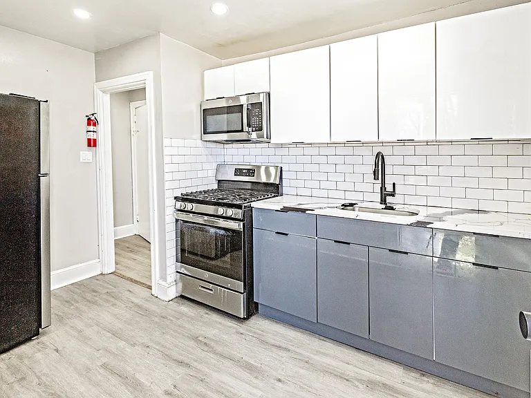 650 N Broad St — Photo 5