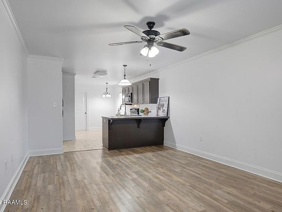 3rd image of 104 Canyon Dr