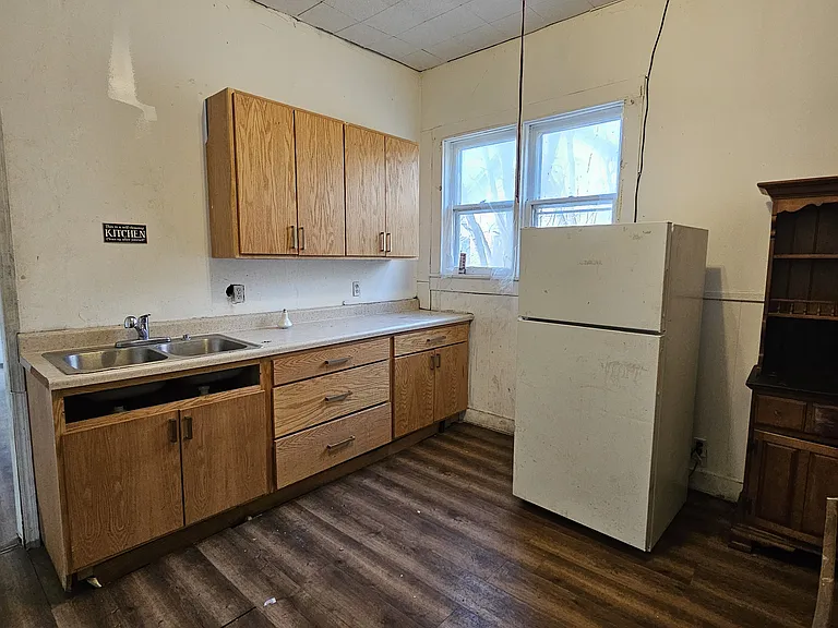 254 W Peoria Ave — Photo 10