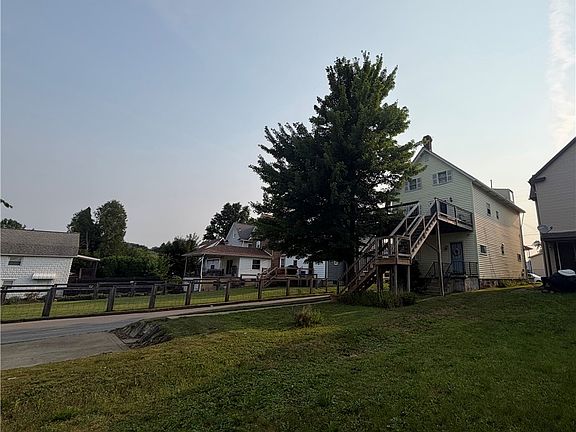 5th image of 214 1st St