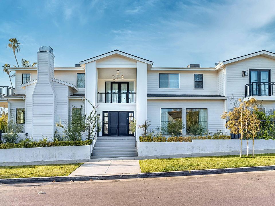 884 S Bundy Dr, Los Angeles, CA 90049 | Zillow