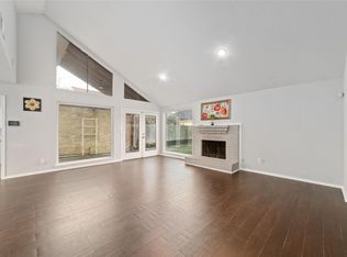 7107 Plaza Del Sol Dr, Houston, TX 77083