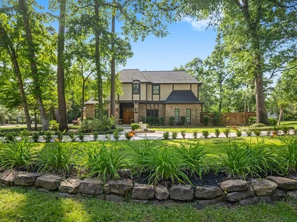 7 Moonvine Court, The Woodlands, TX 77380