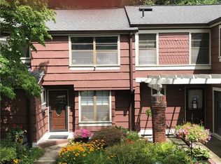 93 Treetop Cir, Nanuet, NY