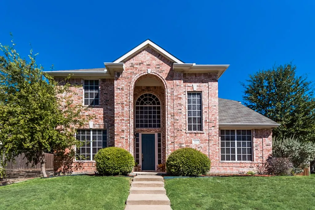 3 bed, 2.5 bath, 2779 sqft, $2,655 — Photo 1