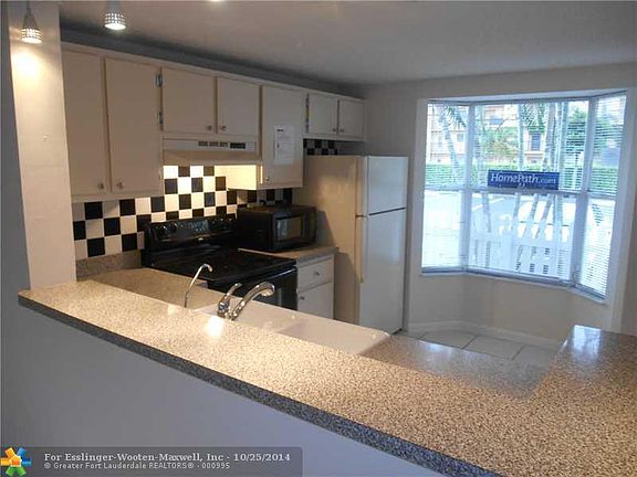 2nd image of 2621 NE 15th St #2621