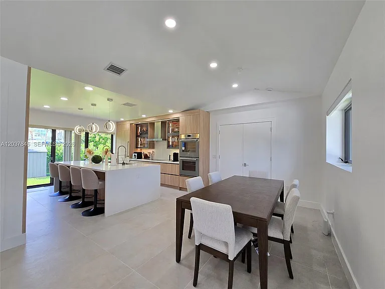 1141 Hollywood Blvd — Photo 14