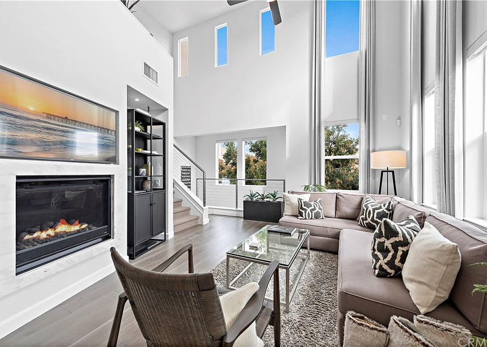 1st image of 79 Brownstone Way