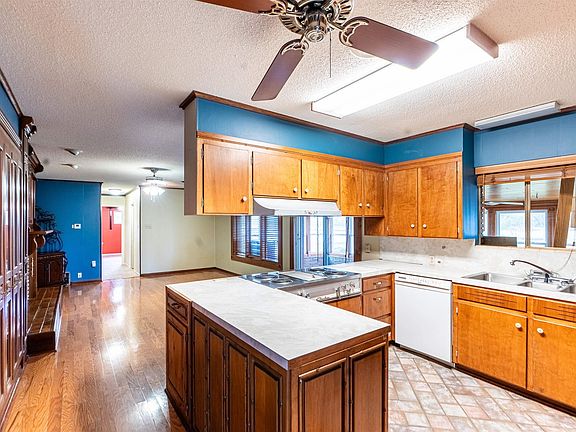 4th image of 11045 Highway 49