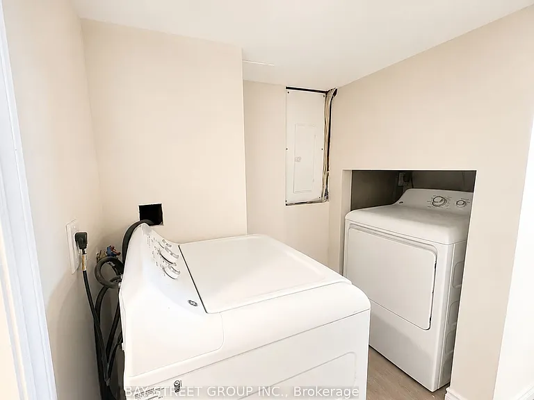 808 10th Ave #BASEMENT — Photo 11