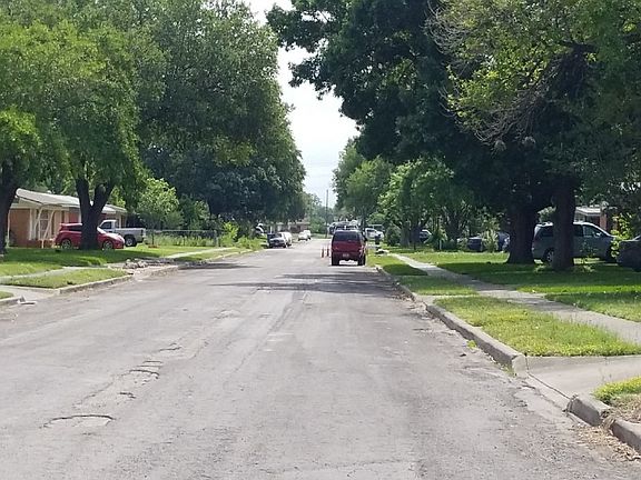 5th image of 4603 Creekmoor Dr