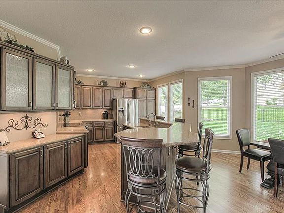 4th image of 8901 W 148th Ter