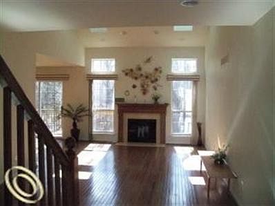 4th image of 228 Four Seasons Dr #1
