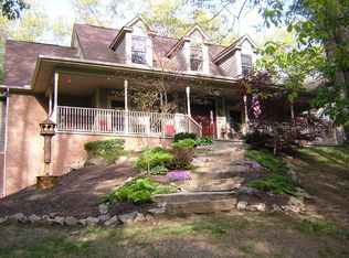 820 Spruce Hill Ln, Ortonville, MI 48462