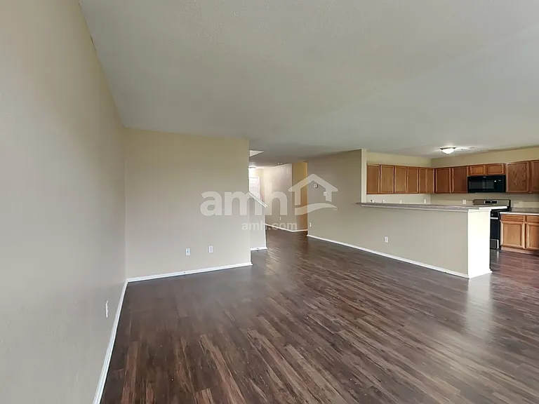 9618 Lasbury Dr — Photo 5