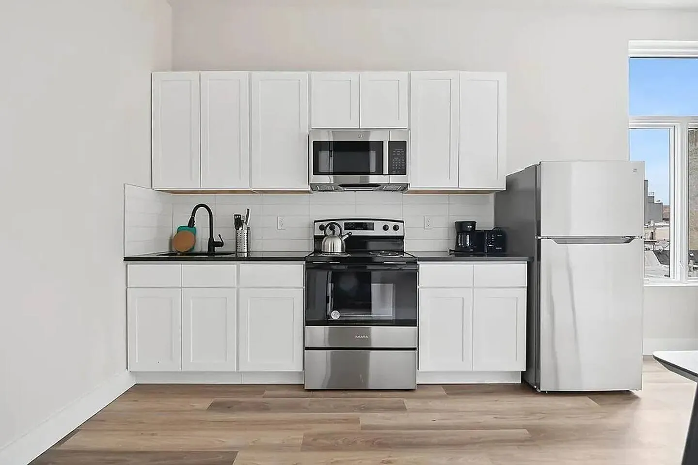 4 bed, 1.5 bath, $1,280 — Photo 4