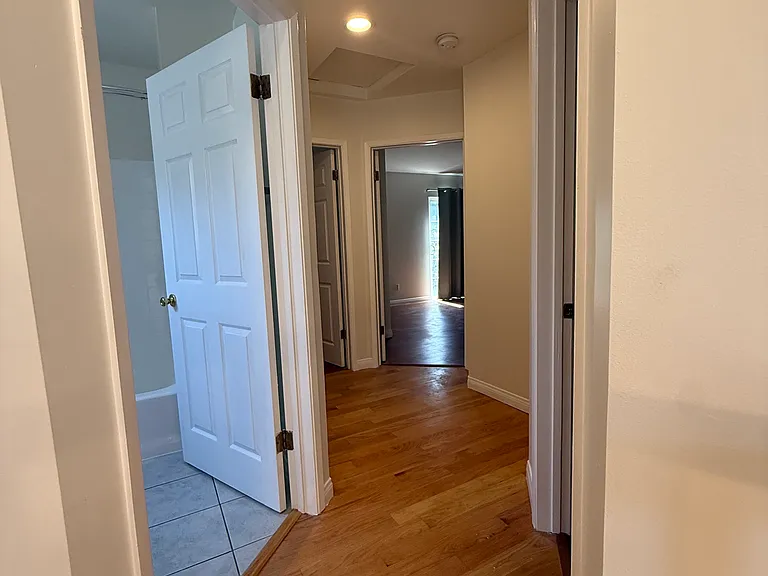 2446 S Centinela Ave — Photo 32