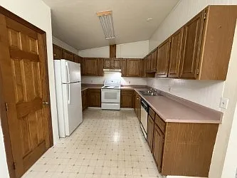 2 bed, $1,300 — Photo 3