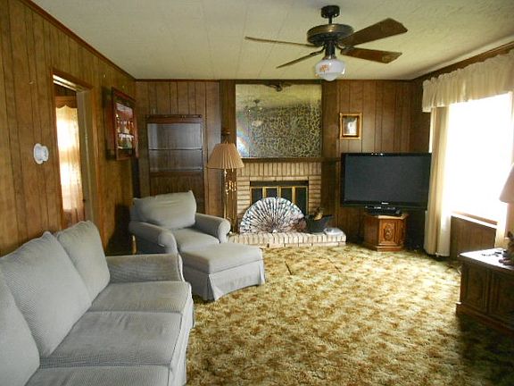 3rd image of 963 S Leslie Pl