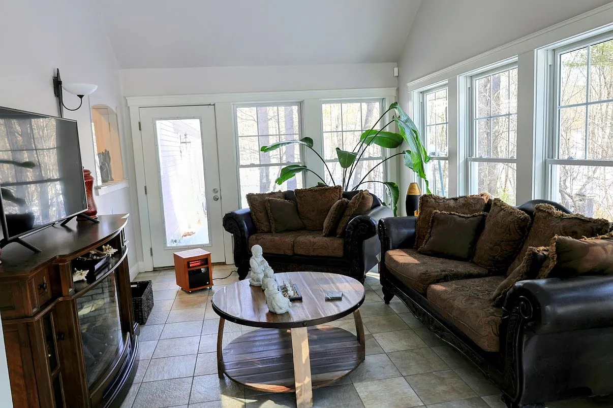 4 bed, 3564 sqft, $5,500 — Photo 3