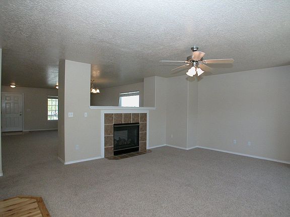 Dining/family room