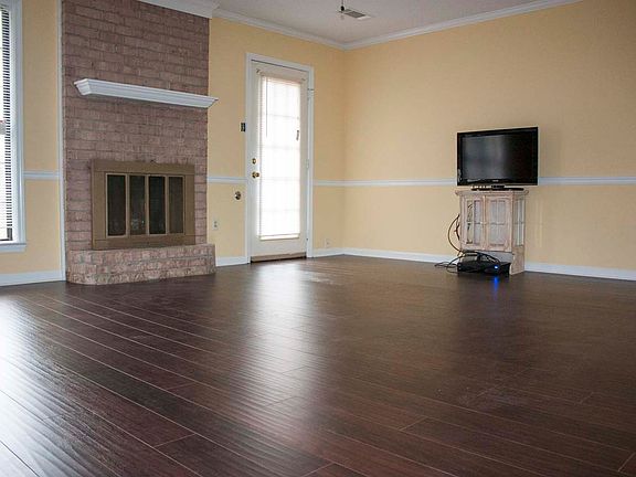 3rd image of 7322 Fox Glen Dr