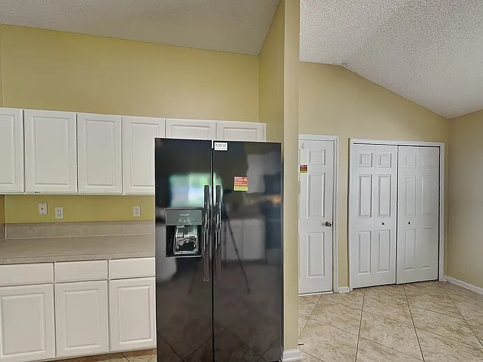 801 Mackenzie Cir — Photo 4