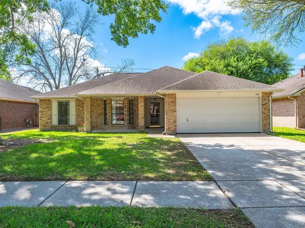 1911 Edinburg Ave, League City, TX 77573
